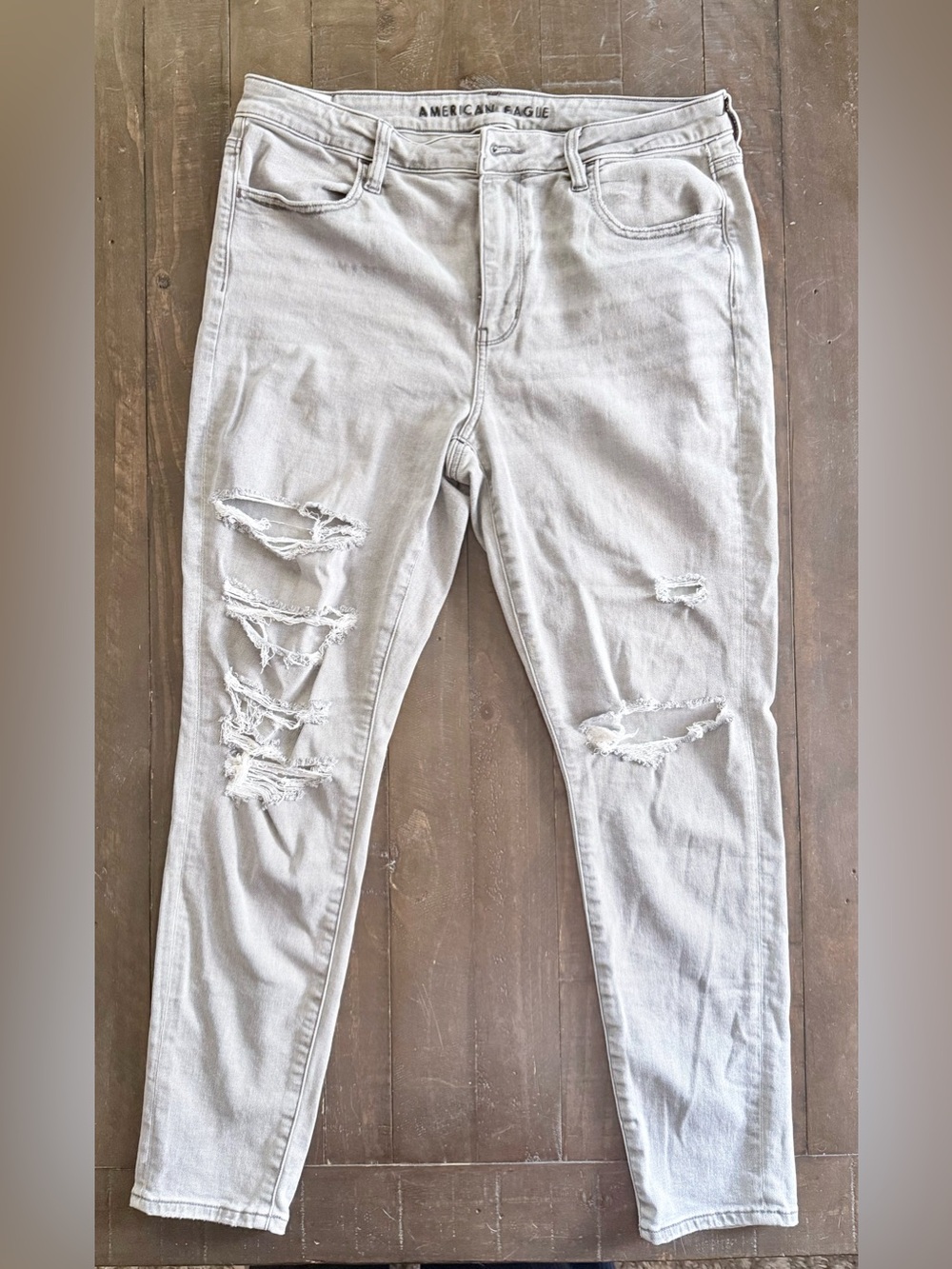 American Eagle Outfitters Light Gray Distressed Jeans